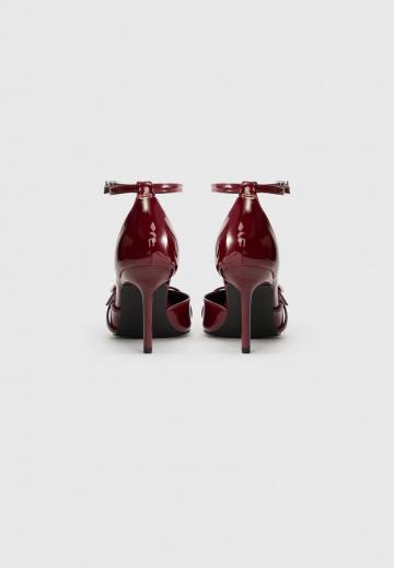 Туфли на высоком каблуке