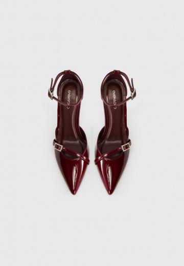 Туфли на высоком каблуке