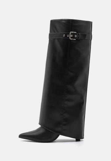 Высокие сапоги