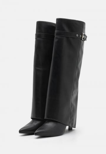 Высокие сапоги