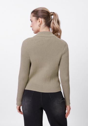 Пуховой жилет