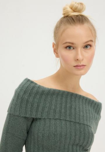 Вязаное платье