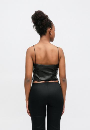 Топ на бретельках