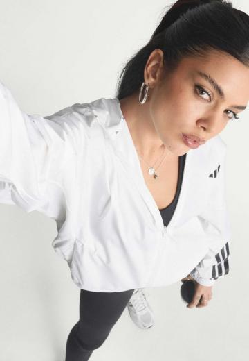 Спортивная куртка