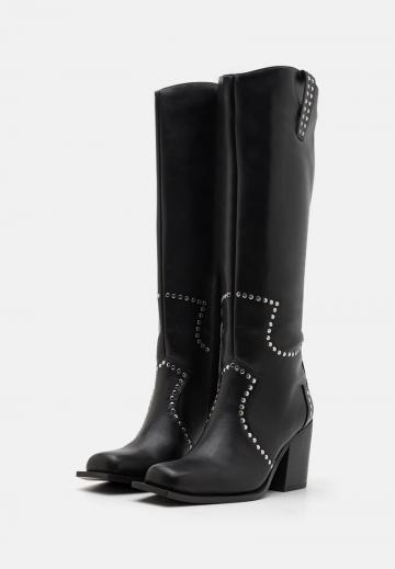 Широкие сапоги