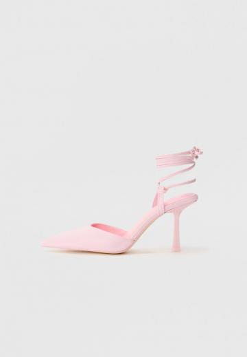 Туфли с ремешком