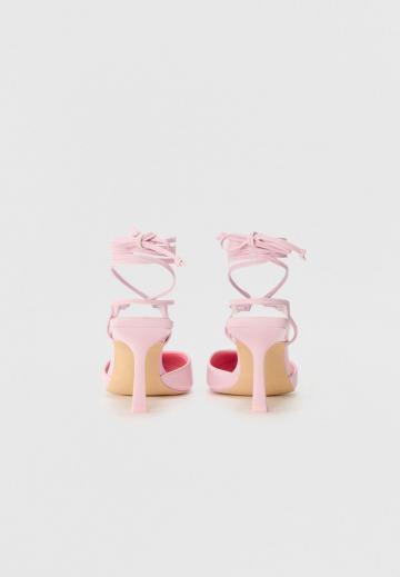 Туфли с ремешком