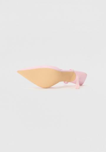 Туфли с ремешком