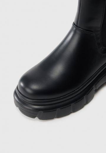 Широкие сапоги