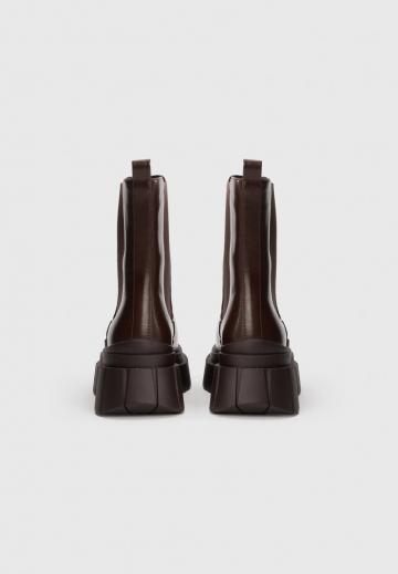 Сапожки на танкетке