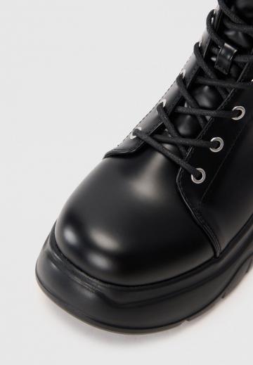 Сапоги на шнуровке