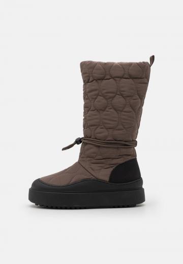 Широкие сапоги