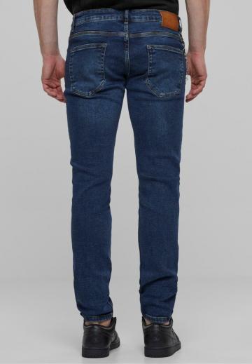Узкие джинсы