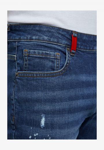 Узкие джинсы