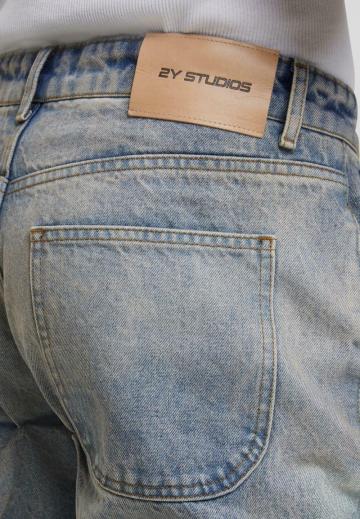 Прямые джинсы