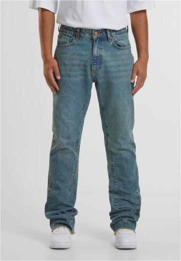 Клешеные джинсы