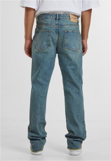 Клешеные джинсы