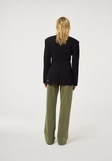 Блейзер с накладными карманами