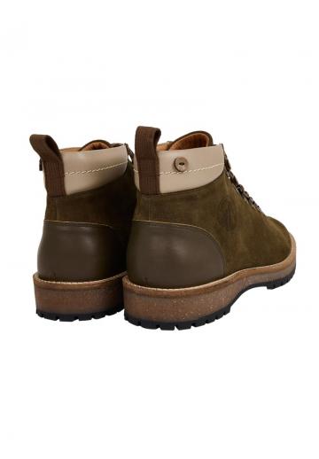 Ботинки на шнуровке