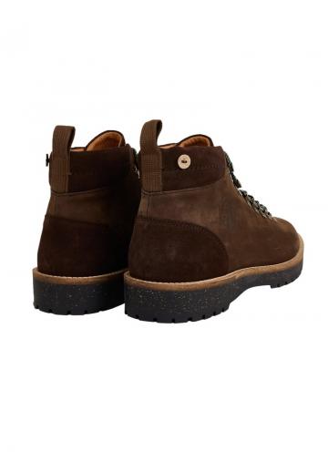 Ботинки на шнуровке