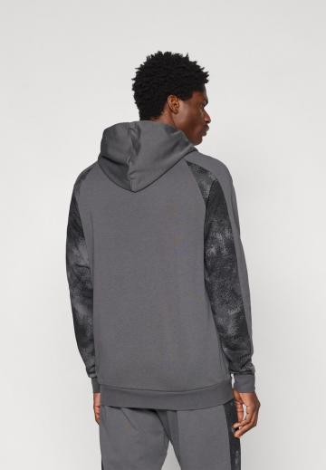 Спортивная кофта