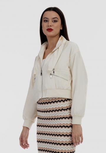 Куртка с накладнымит карманами