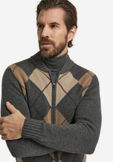 Вязаная кофта