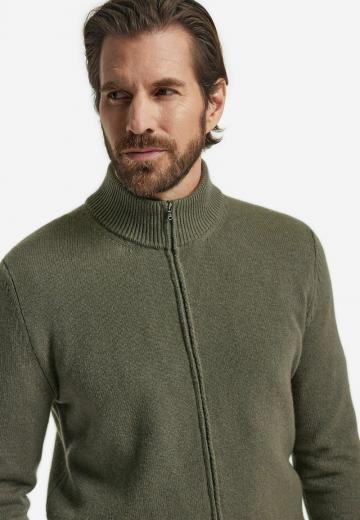 Вязаная кофта