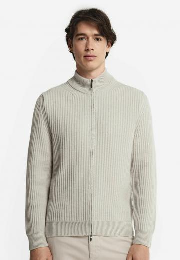 Вязаная кофта