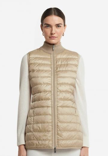 Пуховой жилет