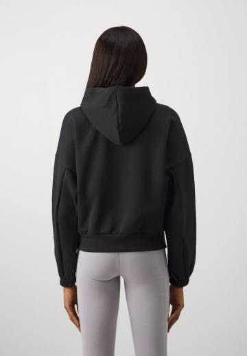 Спортивная толстовка