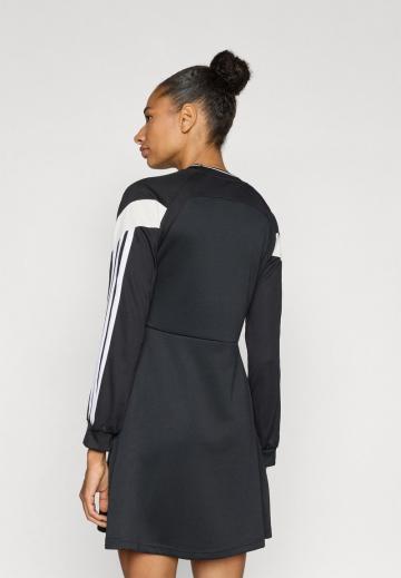 Спортивное платье