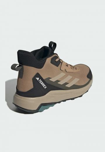 Походные ботинки