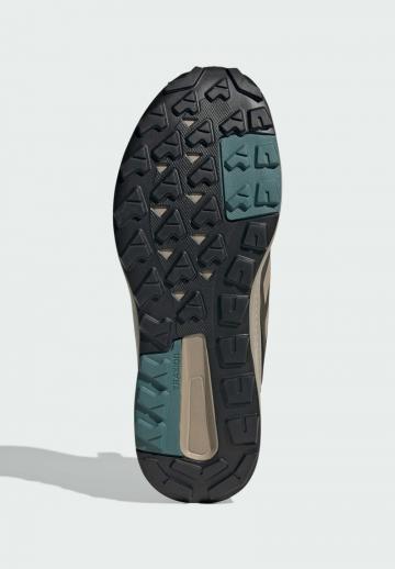 Походные ботинки