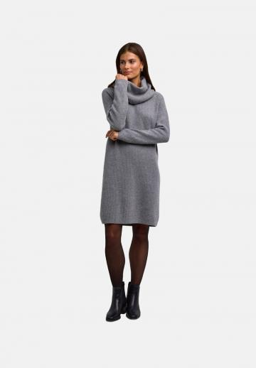 Вязаное платье