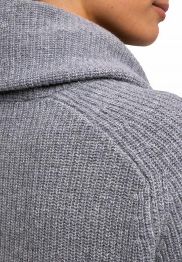 Вязаное платье