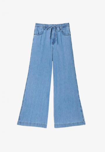 Клешеные джинсы