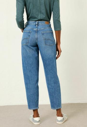 Короткие джинсы