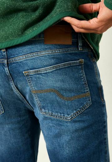 Узкие джинсы