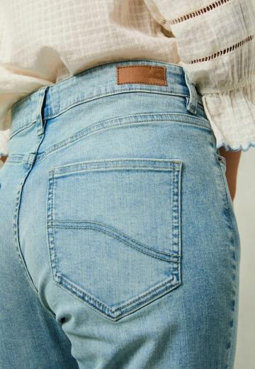 Клешеные брюки