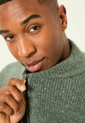 Вязаная кофта