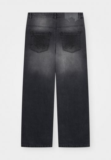 Прямые джинсы