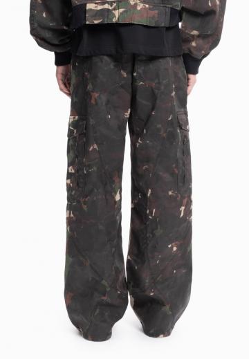 Брюки с накладными карманами