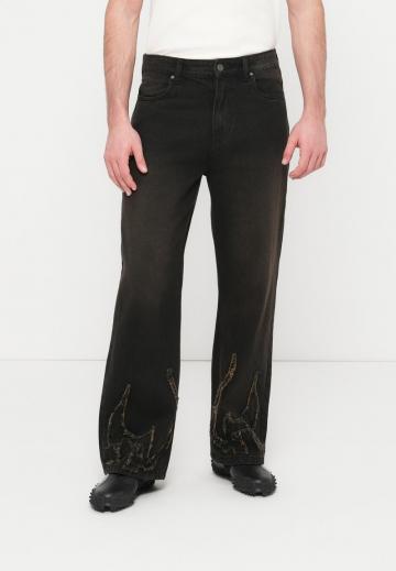 Прямые джинсы