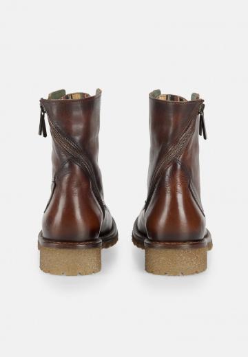 Ботинки на шнуровке