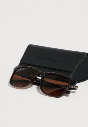 Солнечные очки