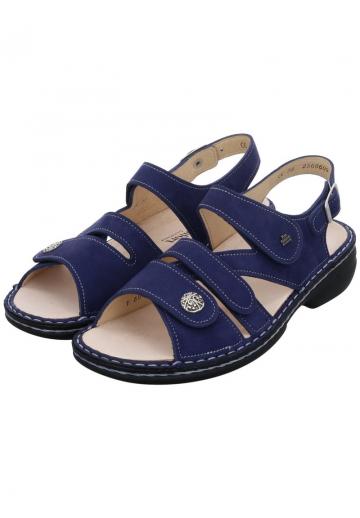 Босоножки на танкетке