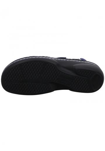 Босоножки на танкетке