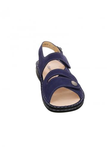 Босоножки на танкетке