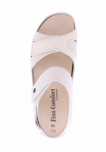 Босоножки на танкетке